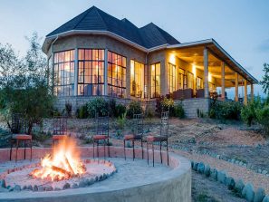 elephant plains lodge in queen Elizabeth national park