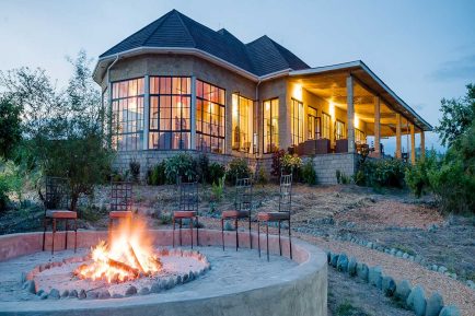 elephant plains lodge in queen Elizabeth national park