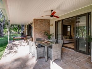 Palm River Lodge - Deluxe Suites in Zimbabwe